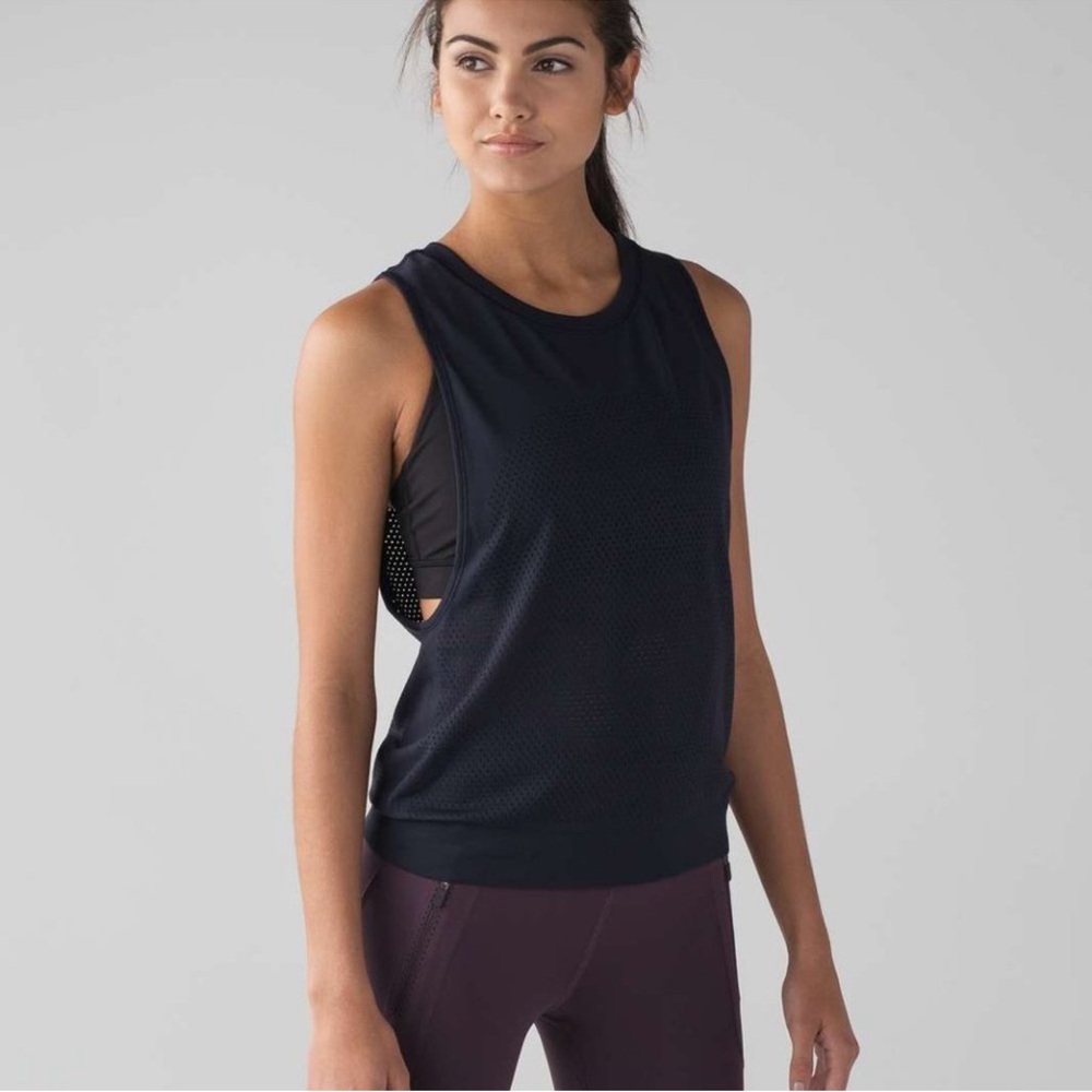 Lululemon Relaxed Midnight Navy Breeze By Muscle Tank Top Hip Length (Size 6)